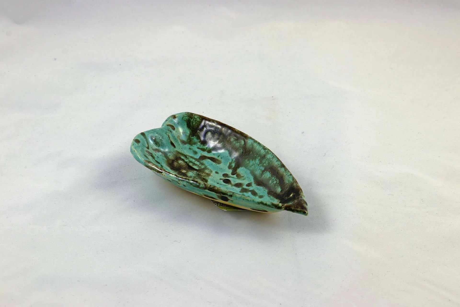 Petra Zobl Keramik - Herzschale persischblau bronzit 1